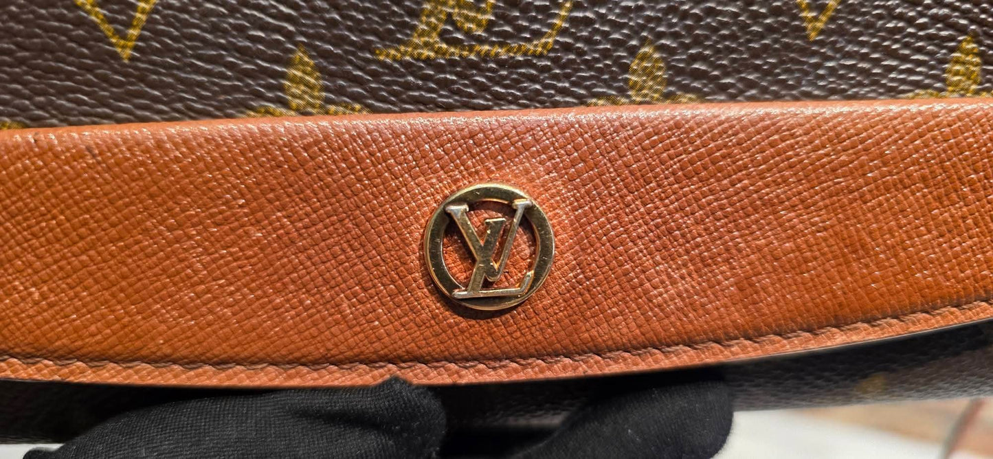 Authentic Louis Vuitton Pochette Bordeaux