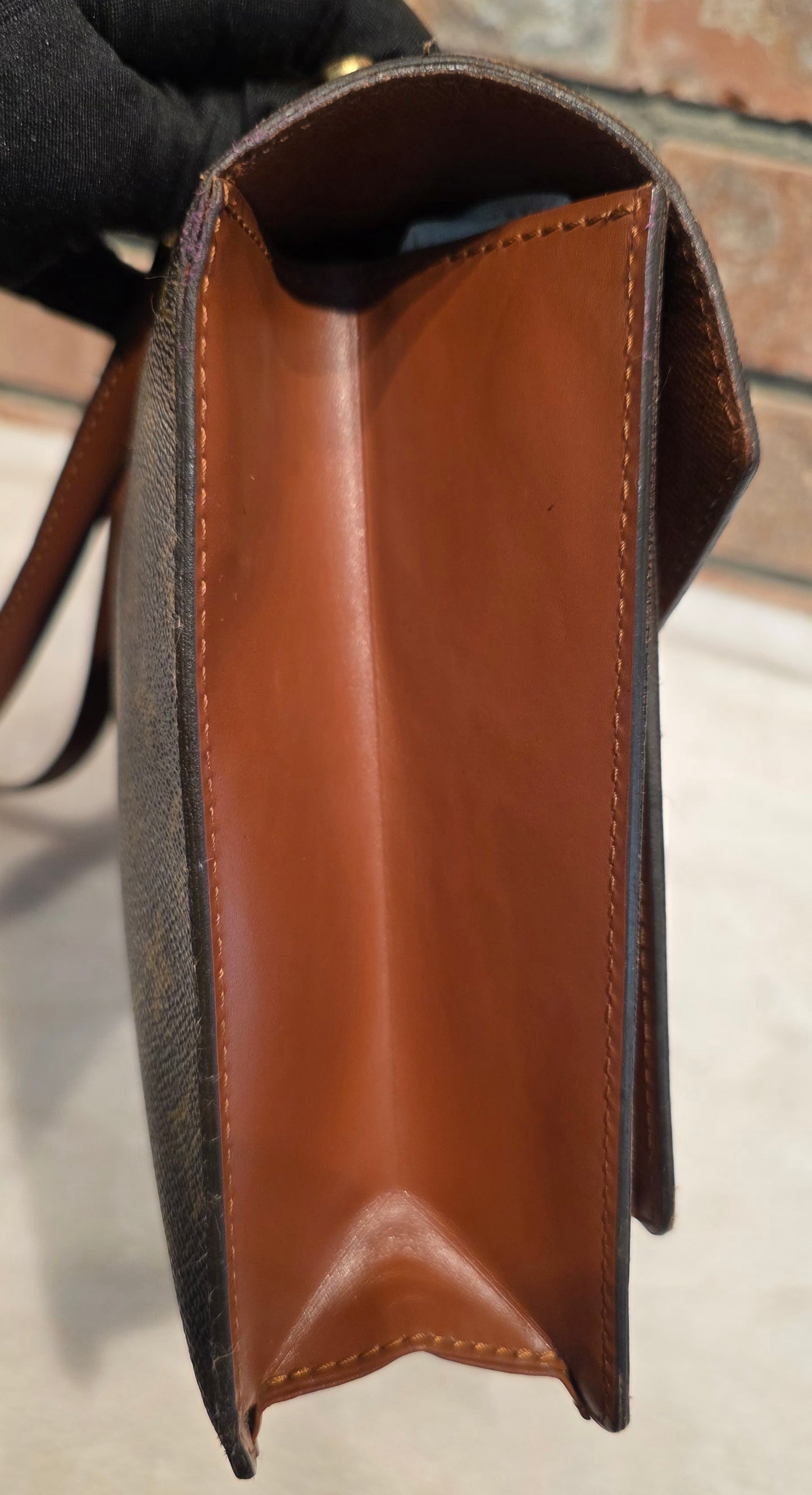 Authentic Louis Vuitton Monceau 26