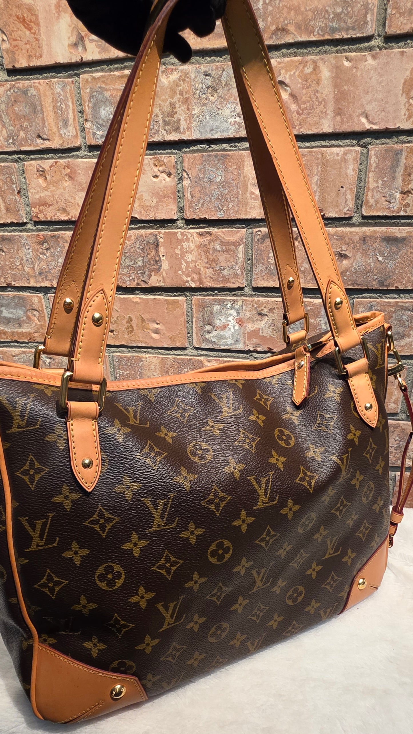 Authentic Louis Vuitton Estrella MM