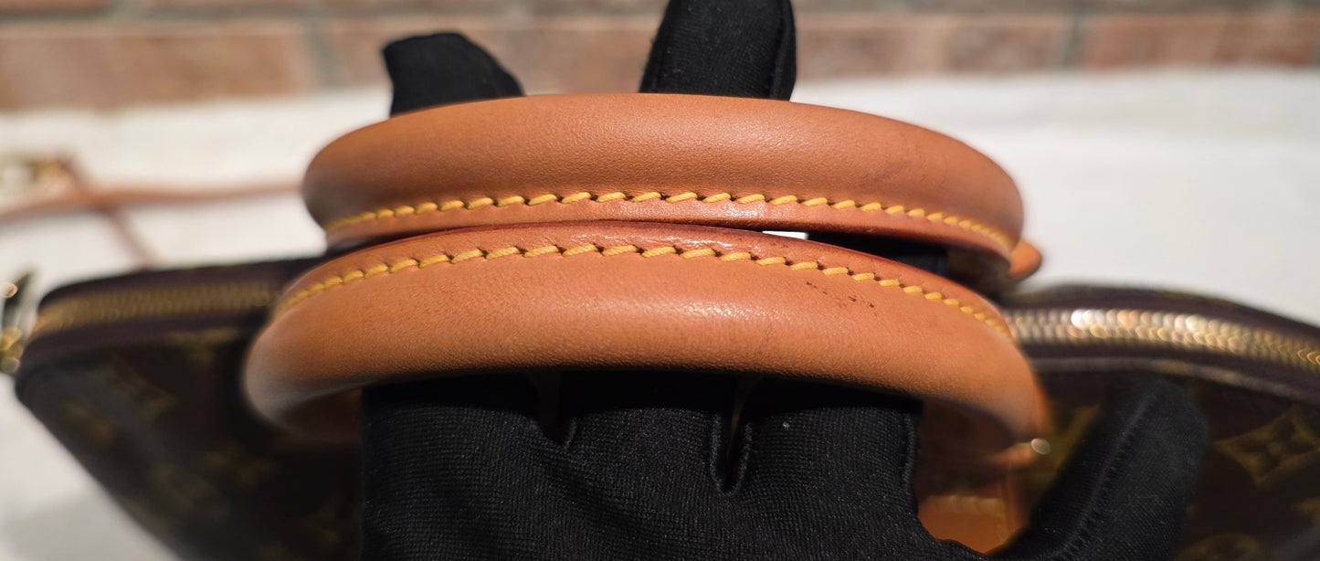 Authentic Louis Vuitton Alma PM Monogram (With Strap)