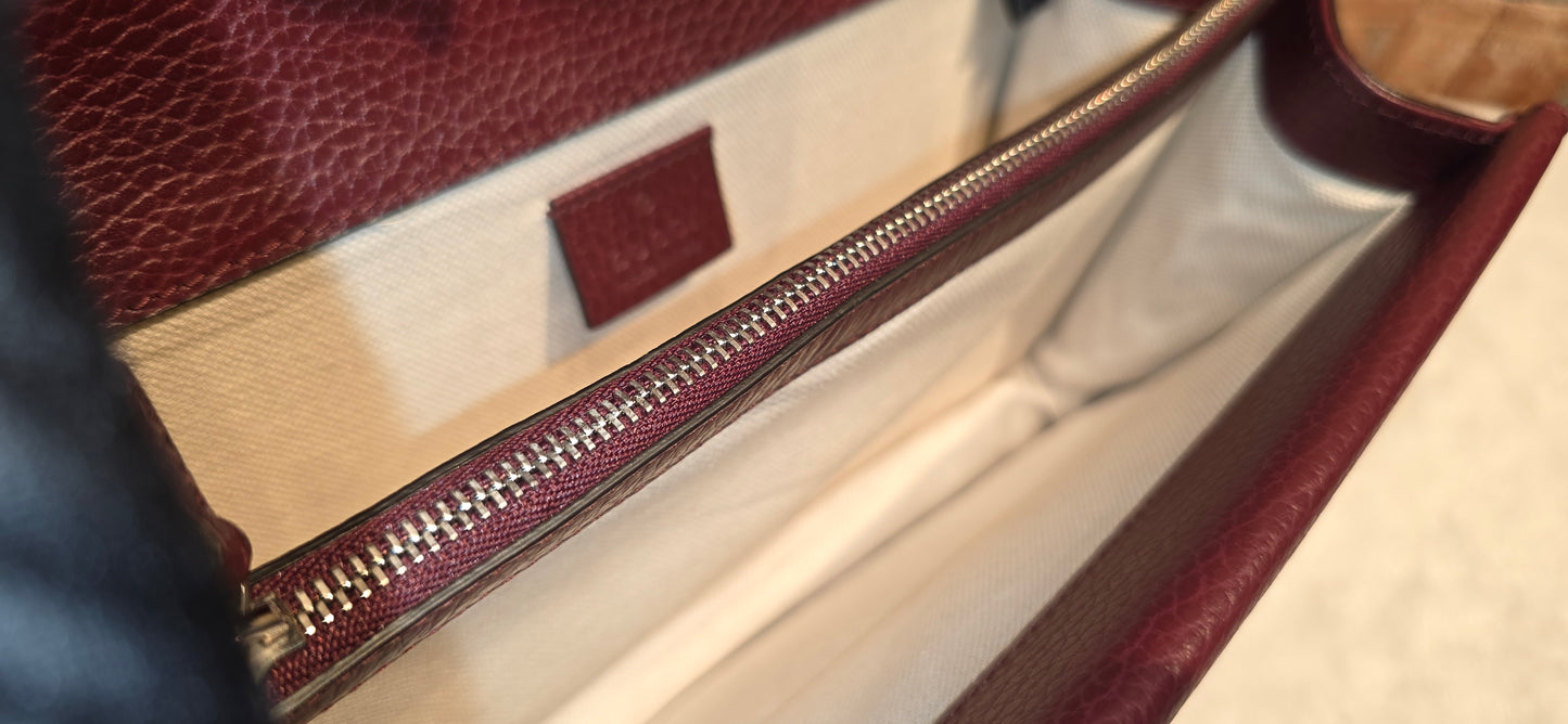Authentic Gucci Dionysus Shoulder Bag in Burgundy