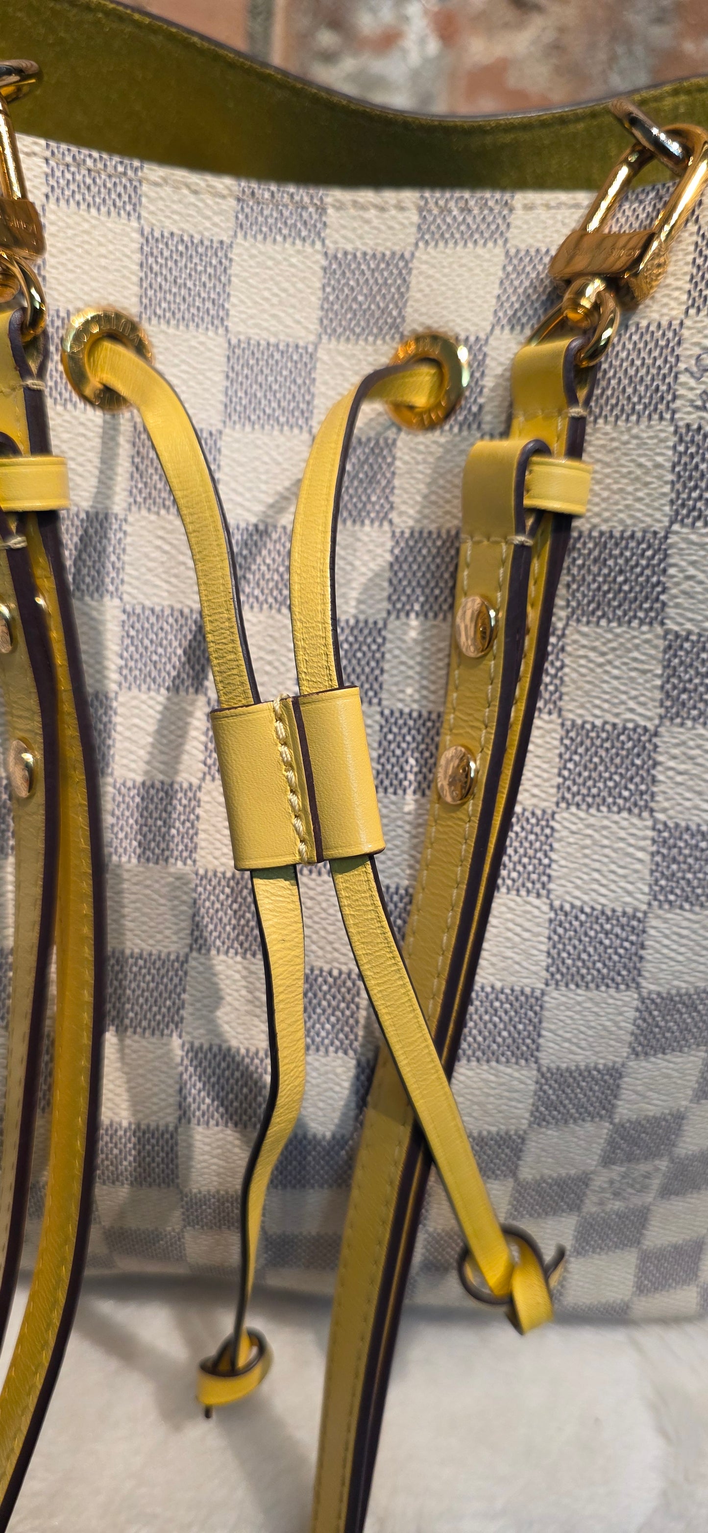 Authentic Louis Vuitton Neonoe MM Damier Azur in Pineapple