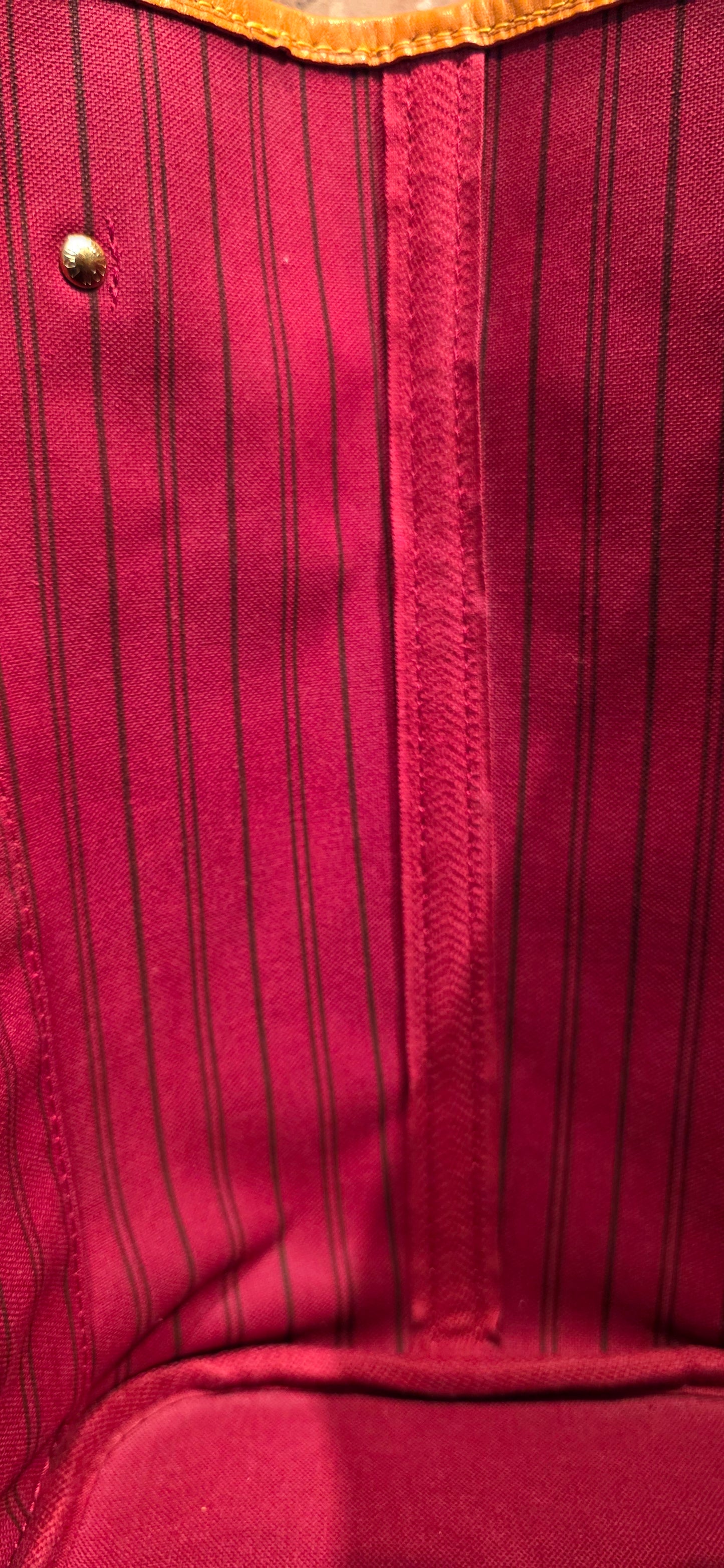 Authentic Neverfull MM Monogram Fuchsia Interior (BAG ONLY)
