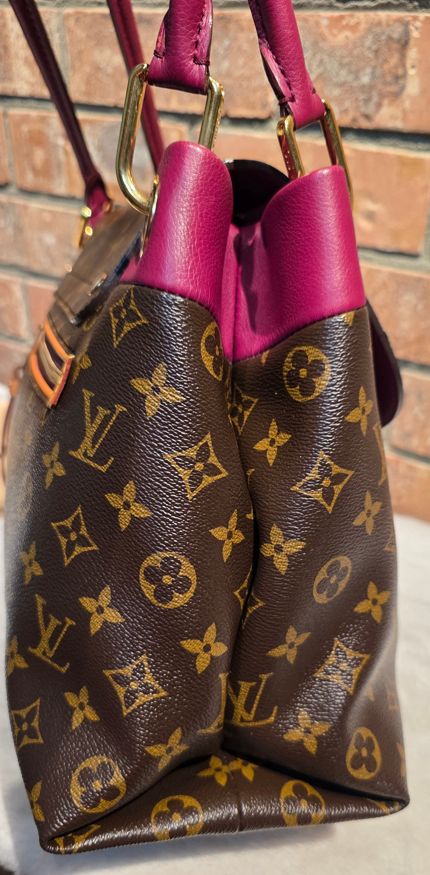 Authentic Louis Vuitton Olympe in Aurore