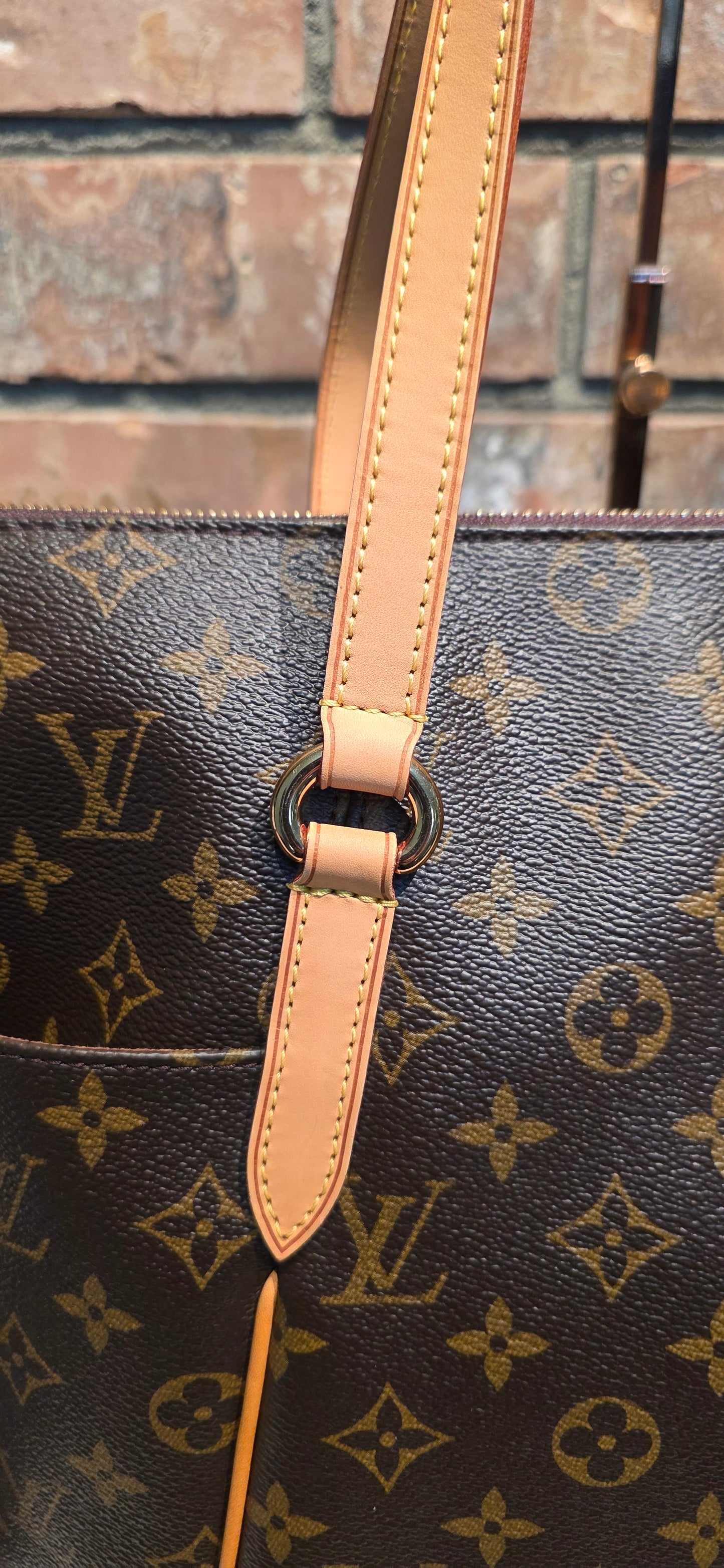 Authentic Louis Vuitton Totally MM Monogram