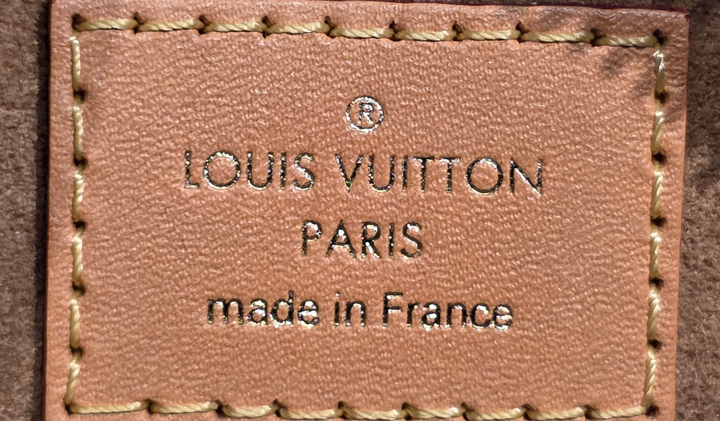 Authentic Louis Vuitton Boite Chapeau MM