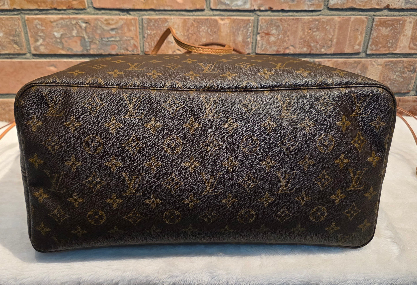 Authentic Louis Vuitton Neverfull GM Monogram