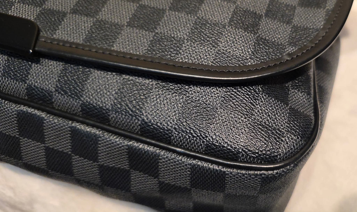 Authentic Louis Vuitton Daniel GM Damier Graphite