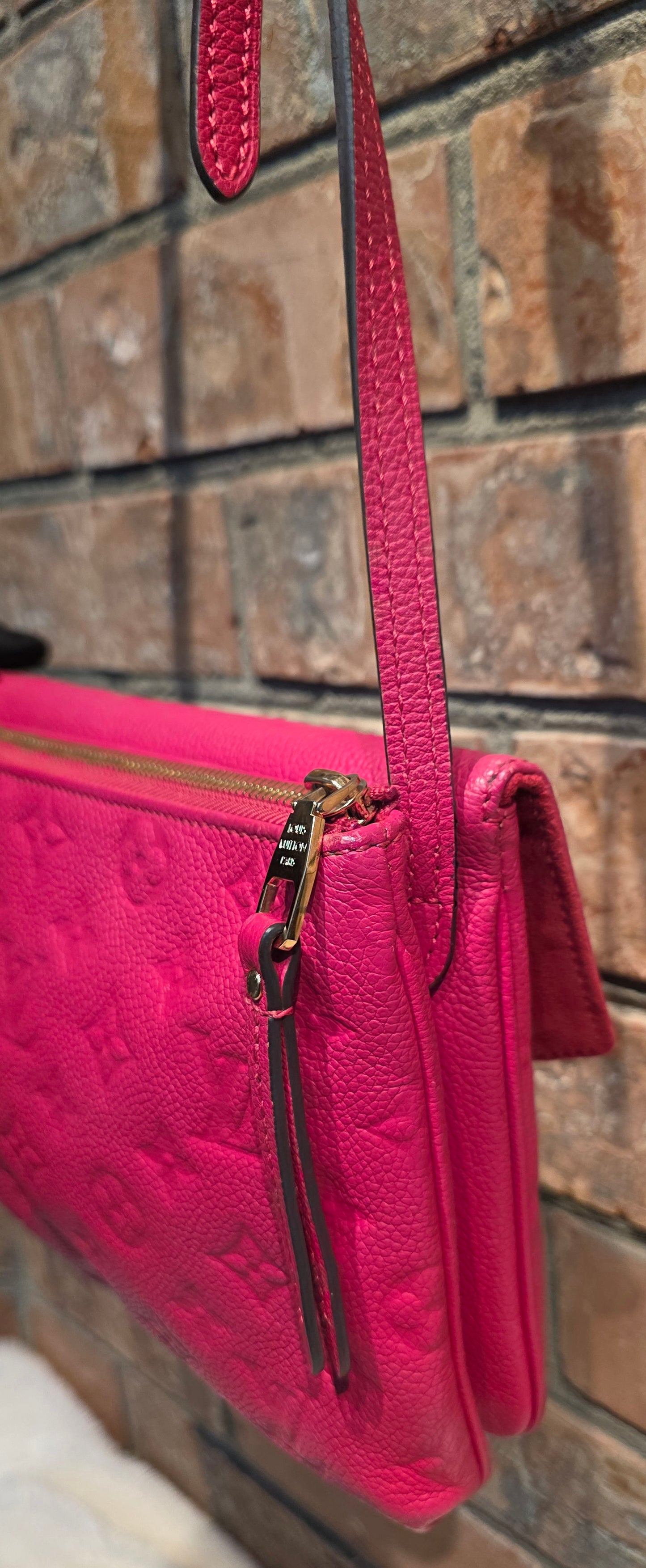 Authentic Louis Vuitton Twice/Twinset Pochette in Dahlia Pink