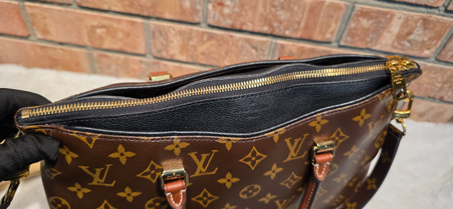 Authentic Louis Vuitton Pallas MM Noir