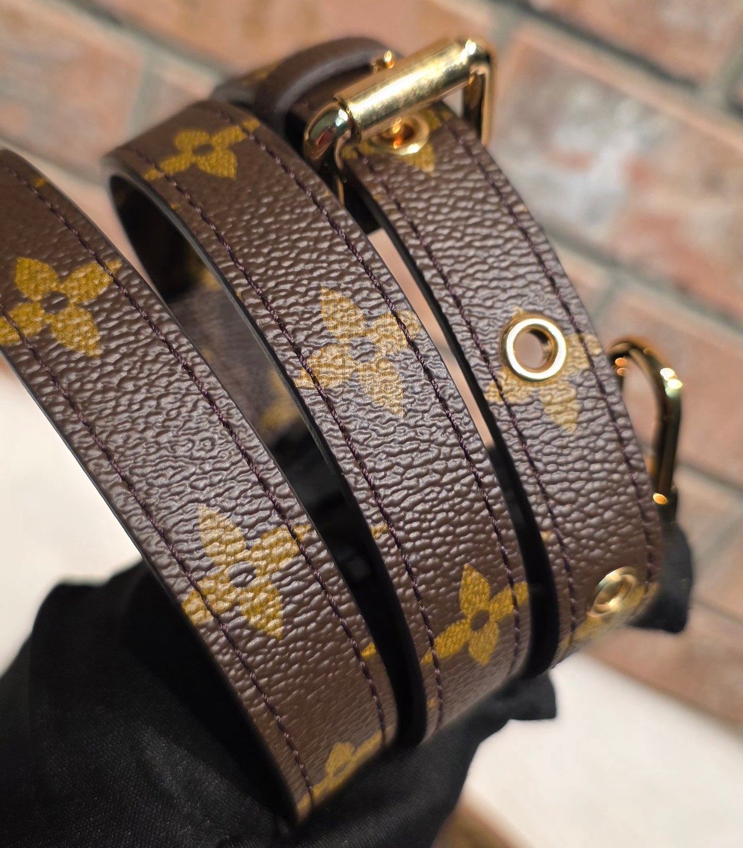 Authentic Louis Vuitton Pochette Metis Monogram