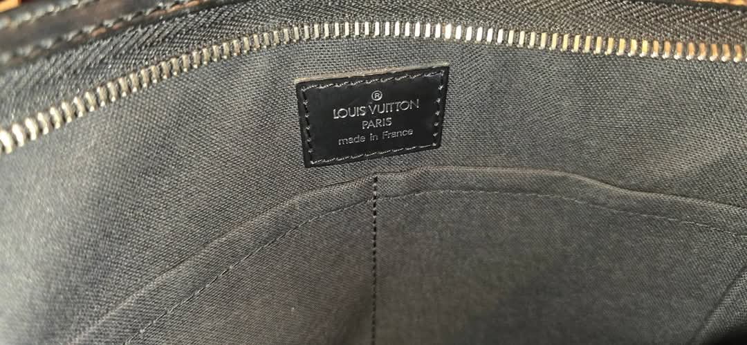 Authentic Louis Vuitton Thomas Crossbody Damier Graphite