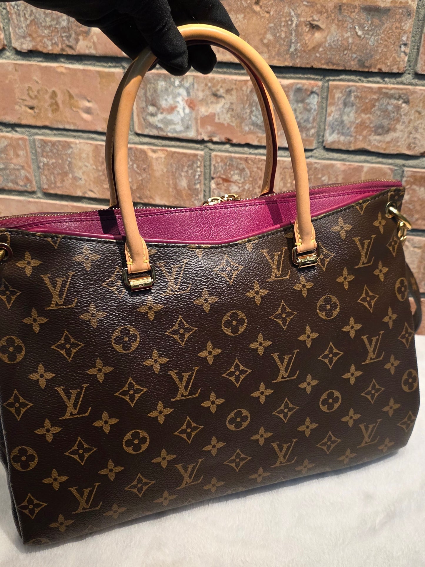 Authentic Louis Vuitton Pallas MM Aurore