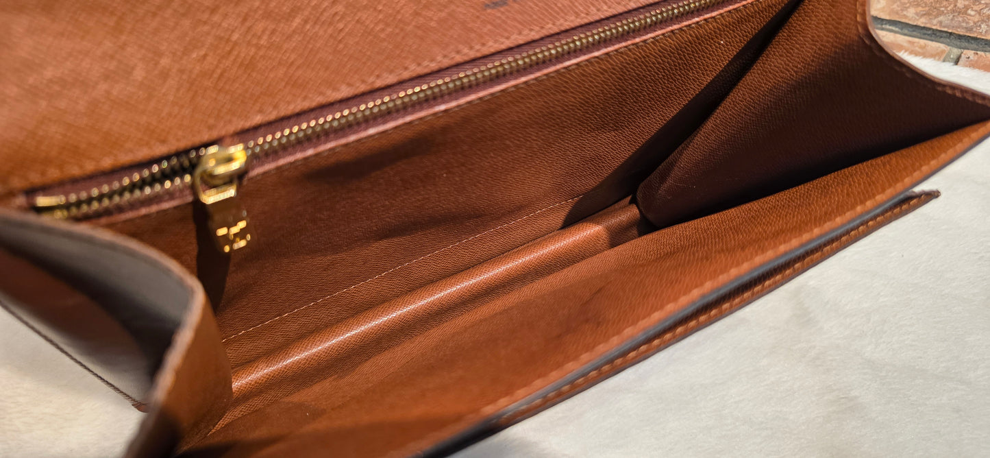 Authentic Louis Vuitton Monceau 26