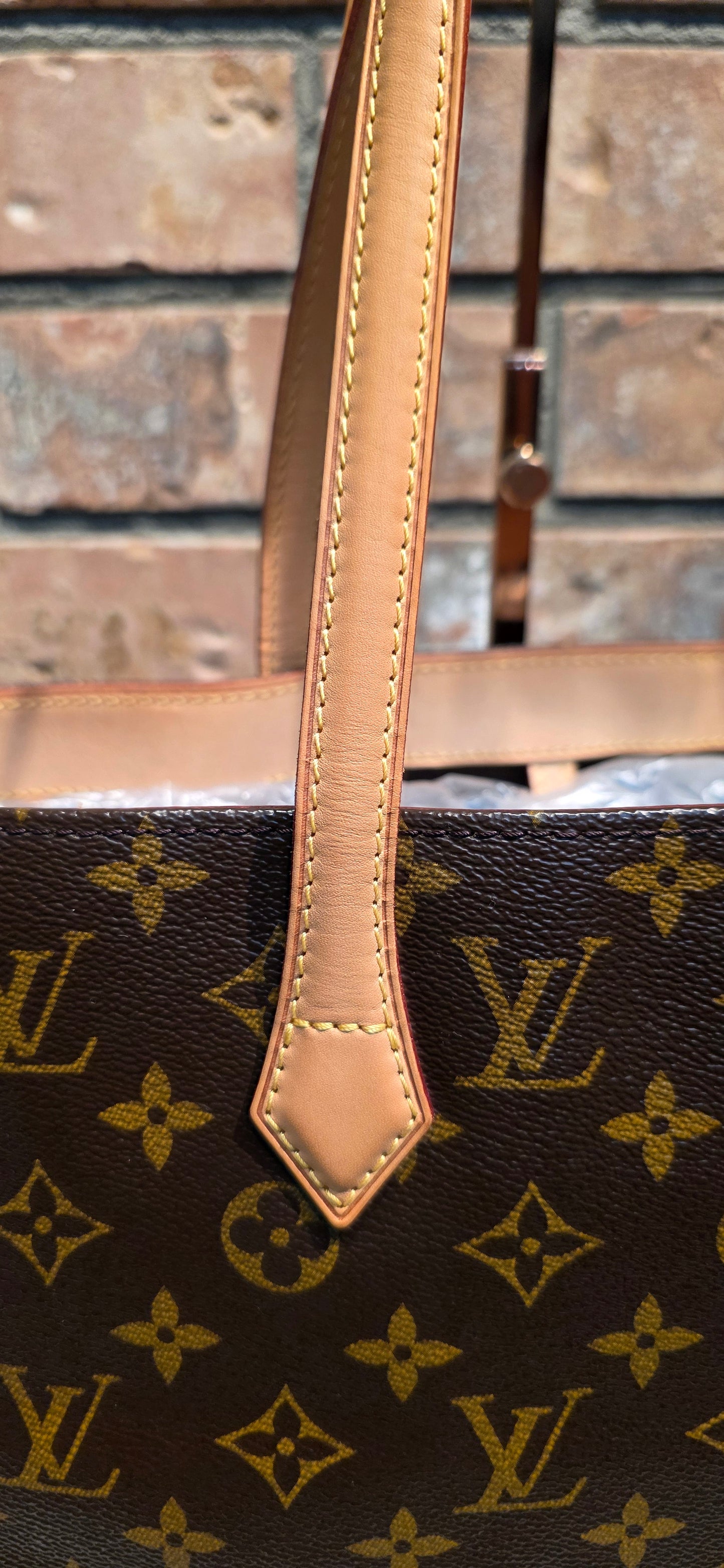 Authentic Louis Vuitton Wilshire MM Monogram