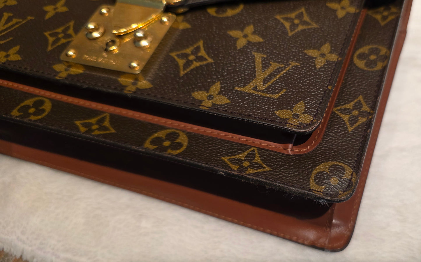 Authentic Louis Vuitton Monceau 26
