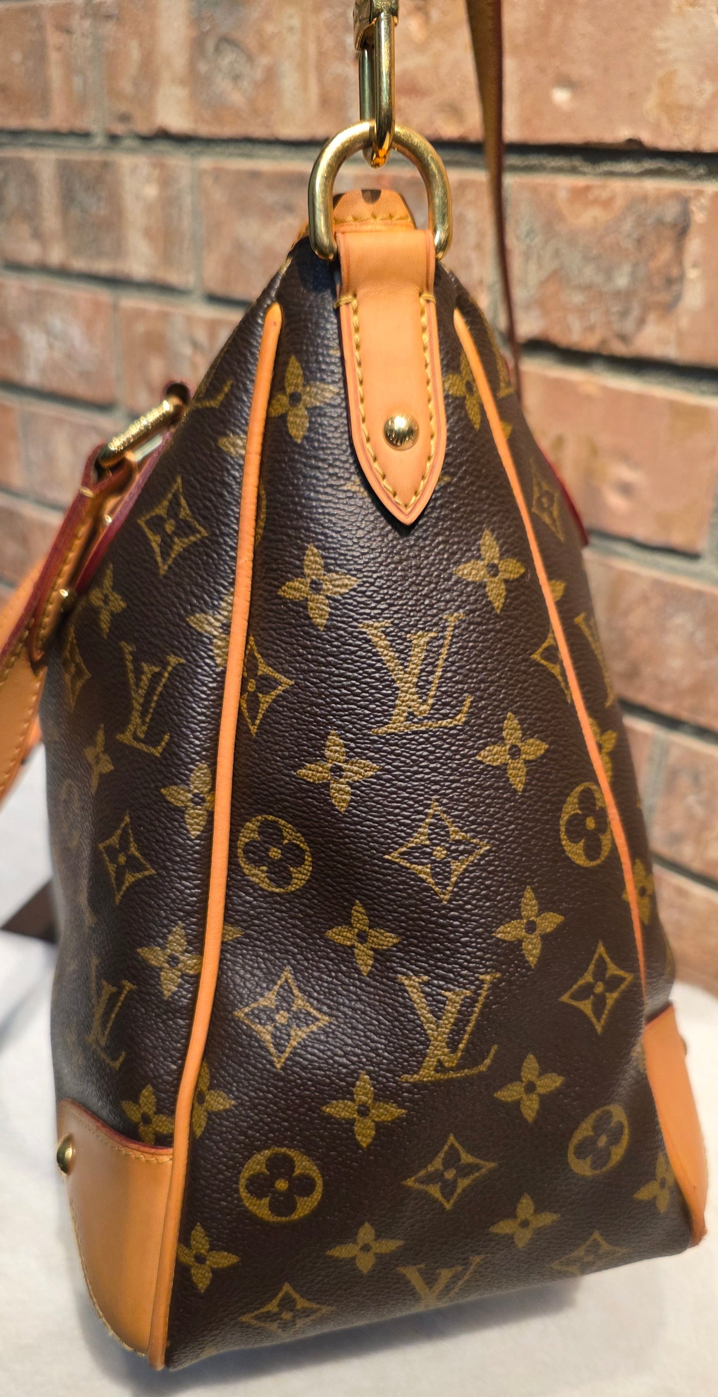 Authentic Louis Vuitton Estrella MM