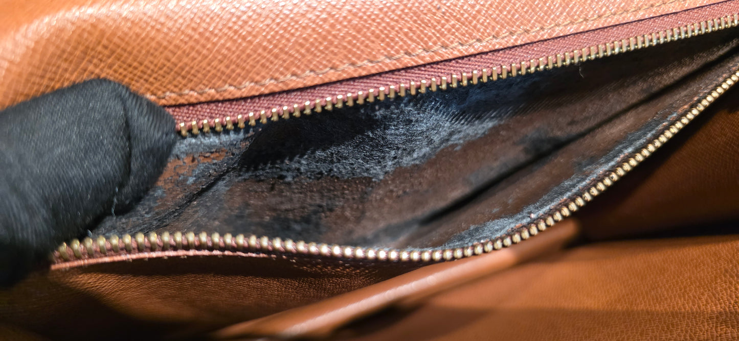 Authentic Louis Vuitton Monceau 26