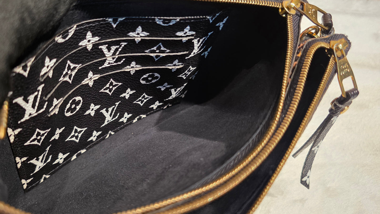 Authentic Louis Vuitton Double Zip Pochette Limited Jungle Edition