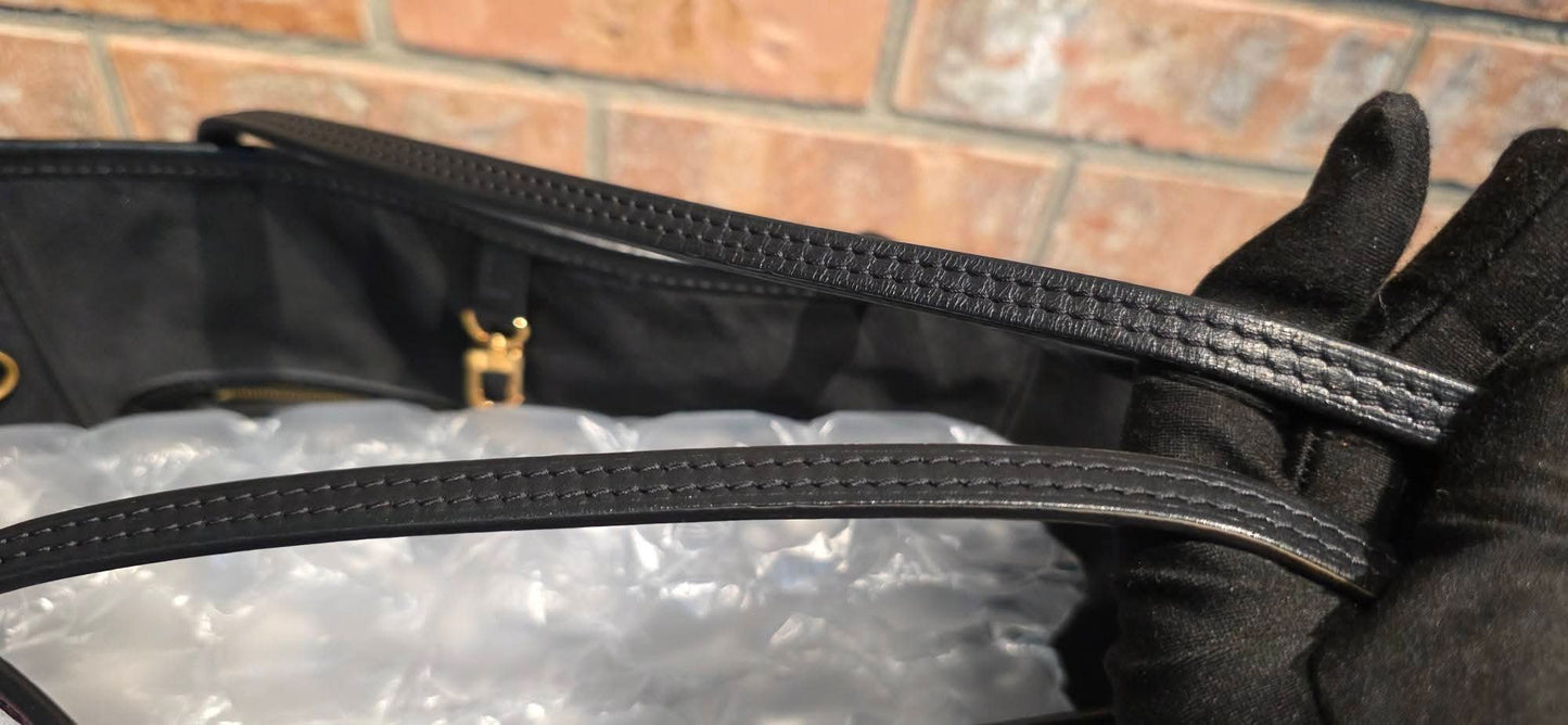 Authentic Louis Vuitton Neverfull MM with Pouch Game On Collection