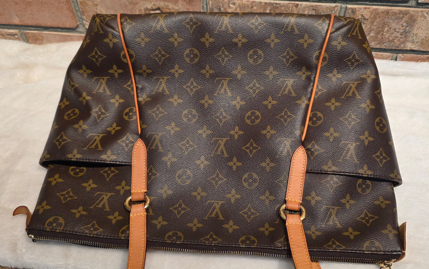 Authentic Louis Vuitton Totally MM