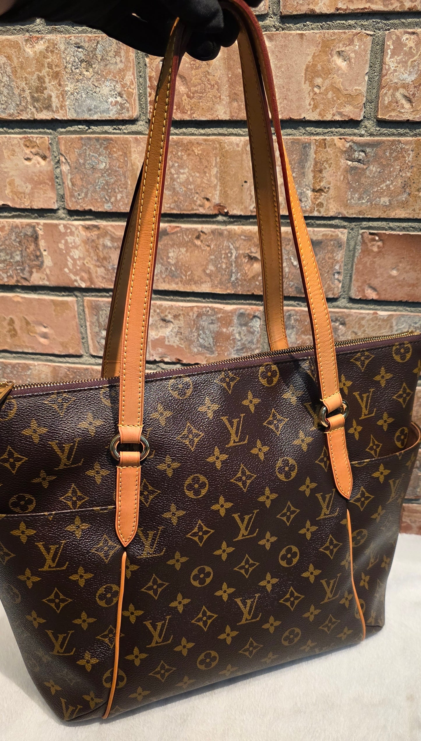 Authentic Louis Vuitton Totally MM Monogram