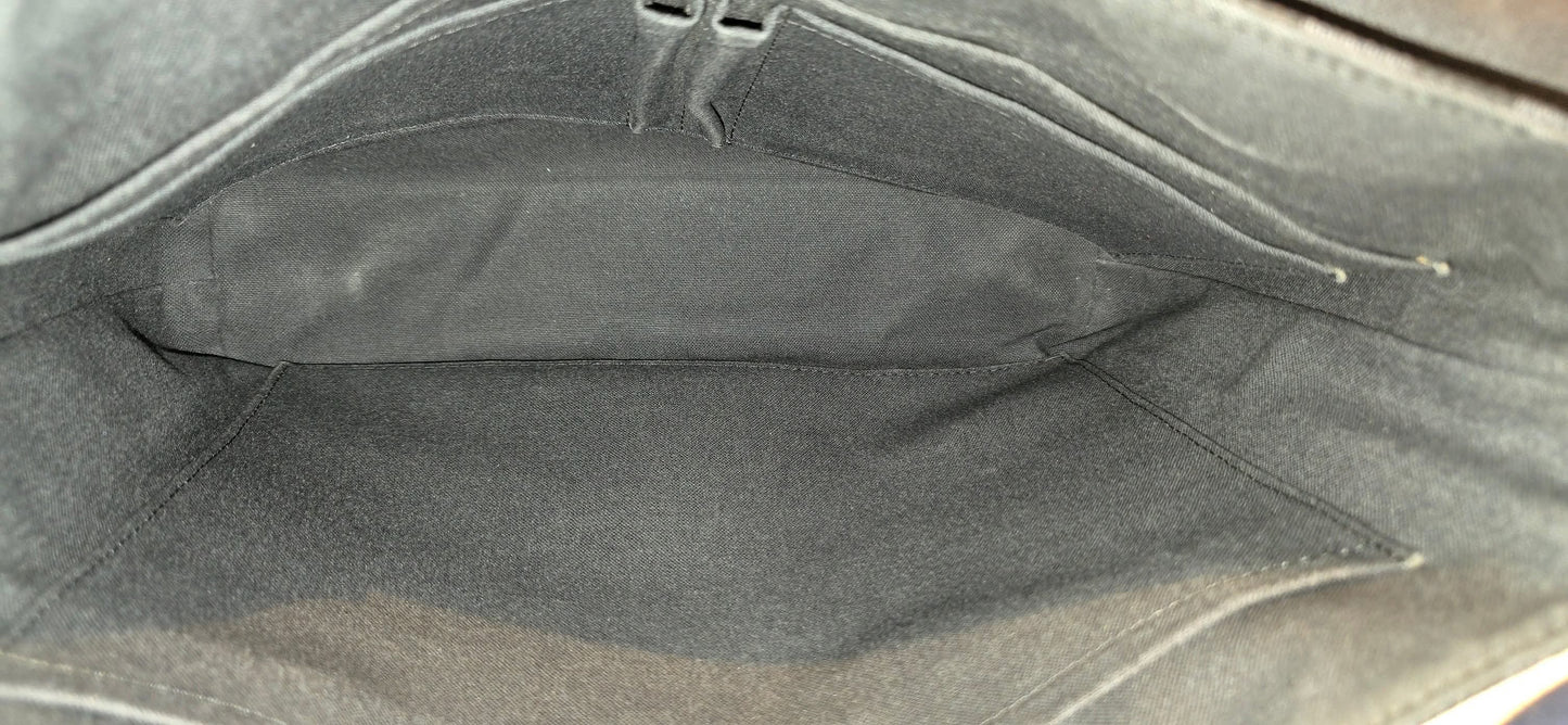 Authentic Louis Vuitton District MM