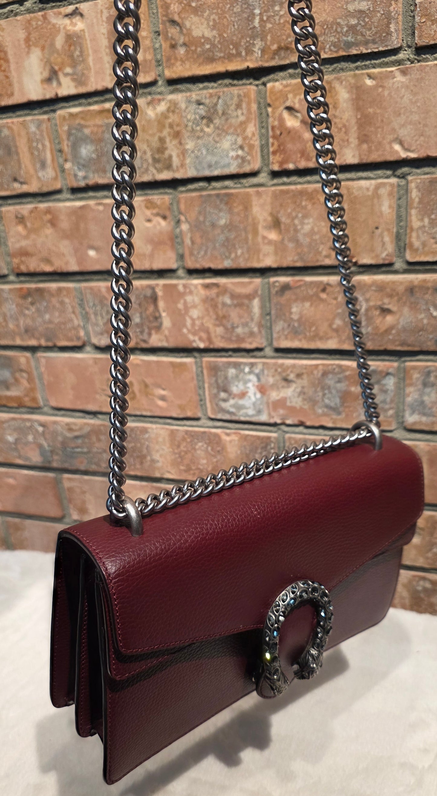Authentic Gucci Dionysus Shoulder Bag in Burgundy