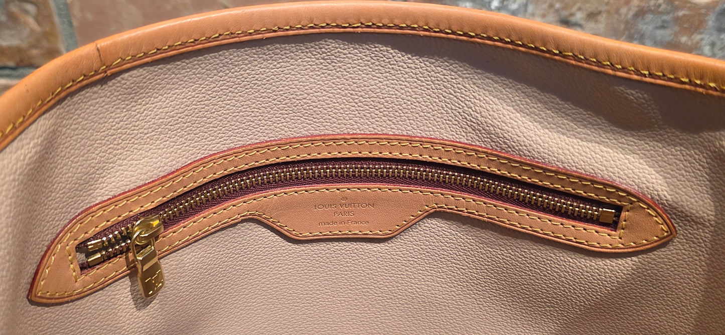 Authentic Louis Vuitton Bucket GM with Pouch