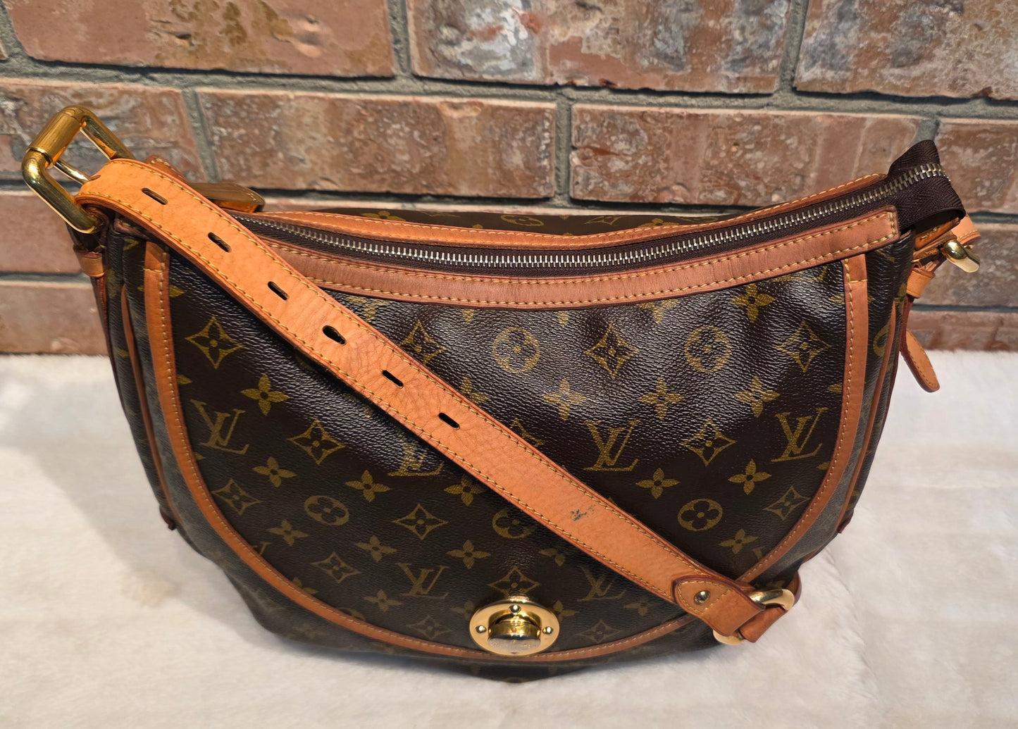 Authentic Louis Vuitton Tulum GM