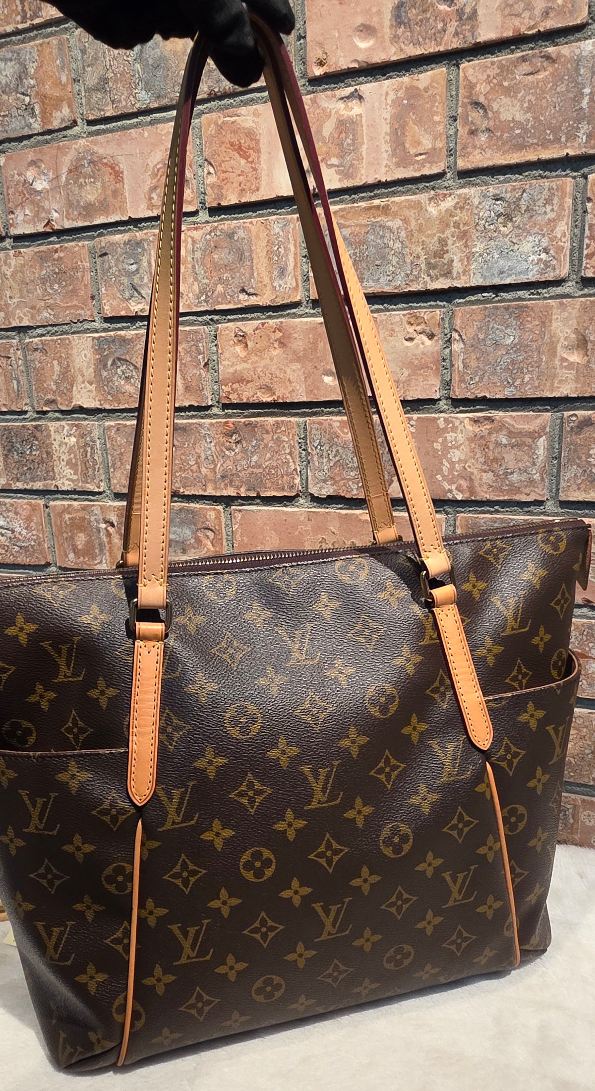 Authentic Louis Vuitton Totally MM Monogram