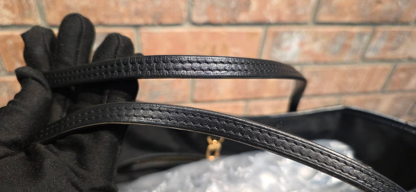 Authentic Louis Vuitton Neverfull MM with Pouch Game On Collection