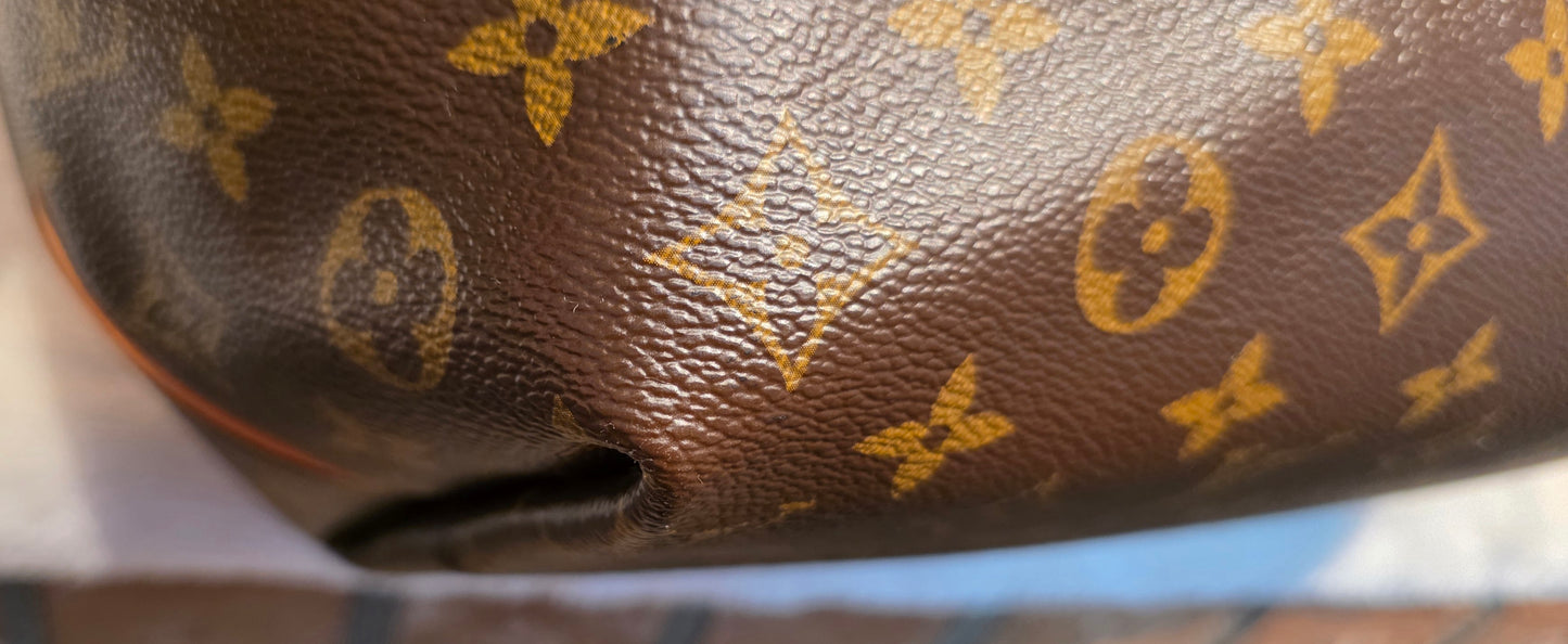 Authentic Louis Vuitton Turenne MM (SR2156)