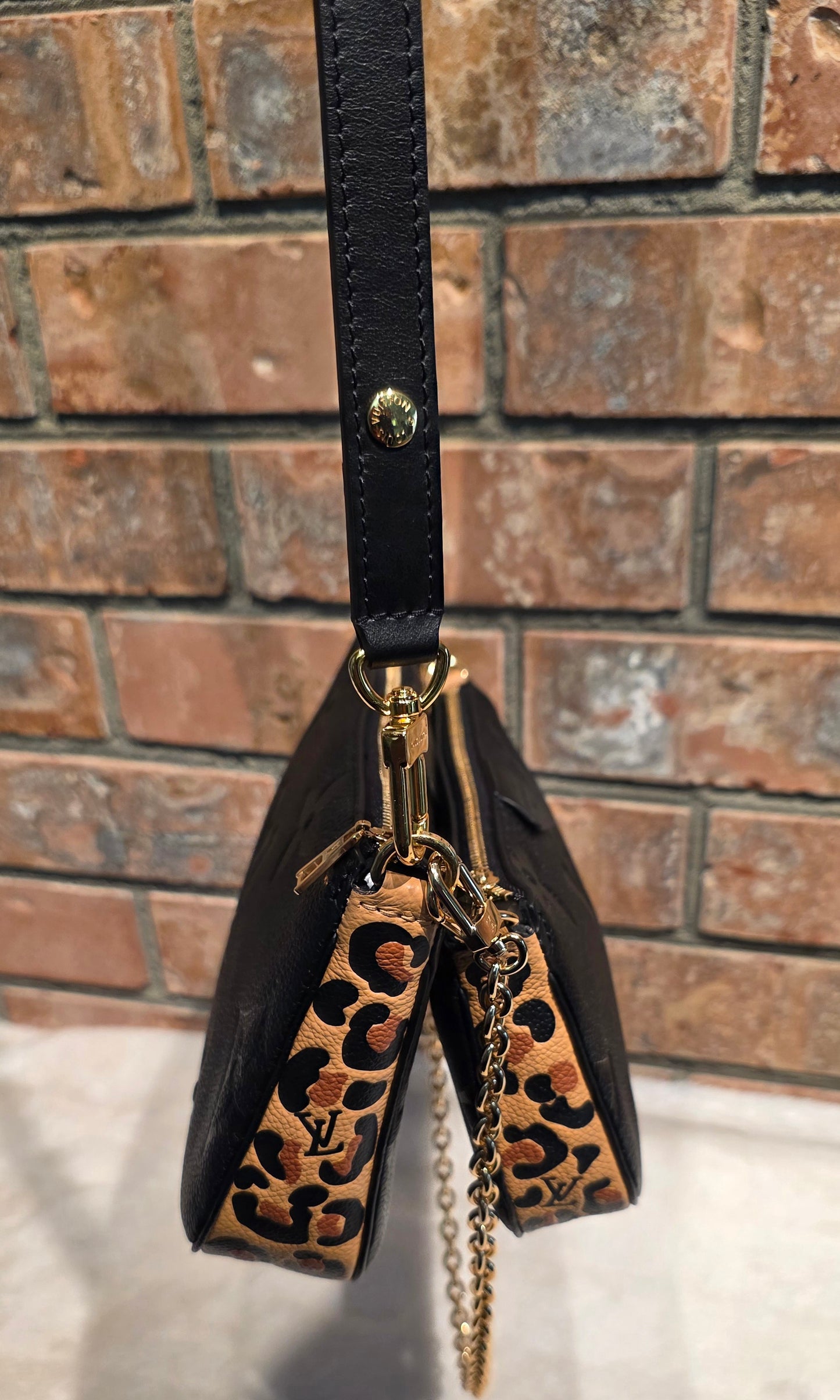 Authentic Louis Vuitton Multipochette Accessoires Wild At Heart