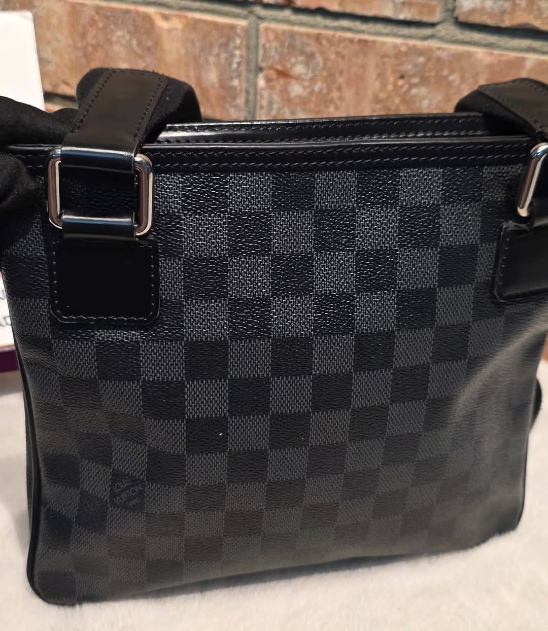 Authentic Louis Vuitton Thomas Crossbody Damier Graphite