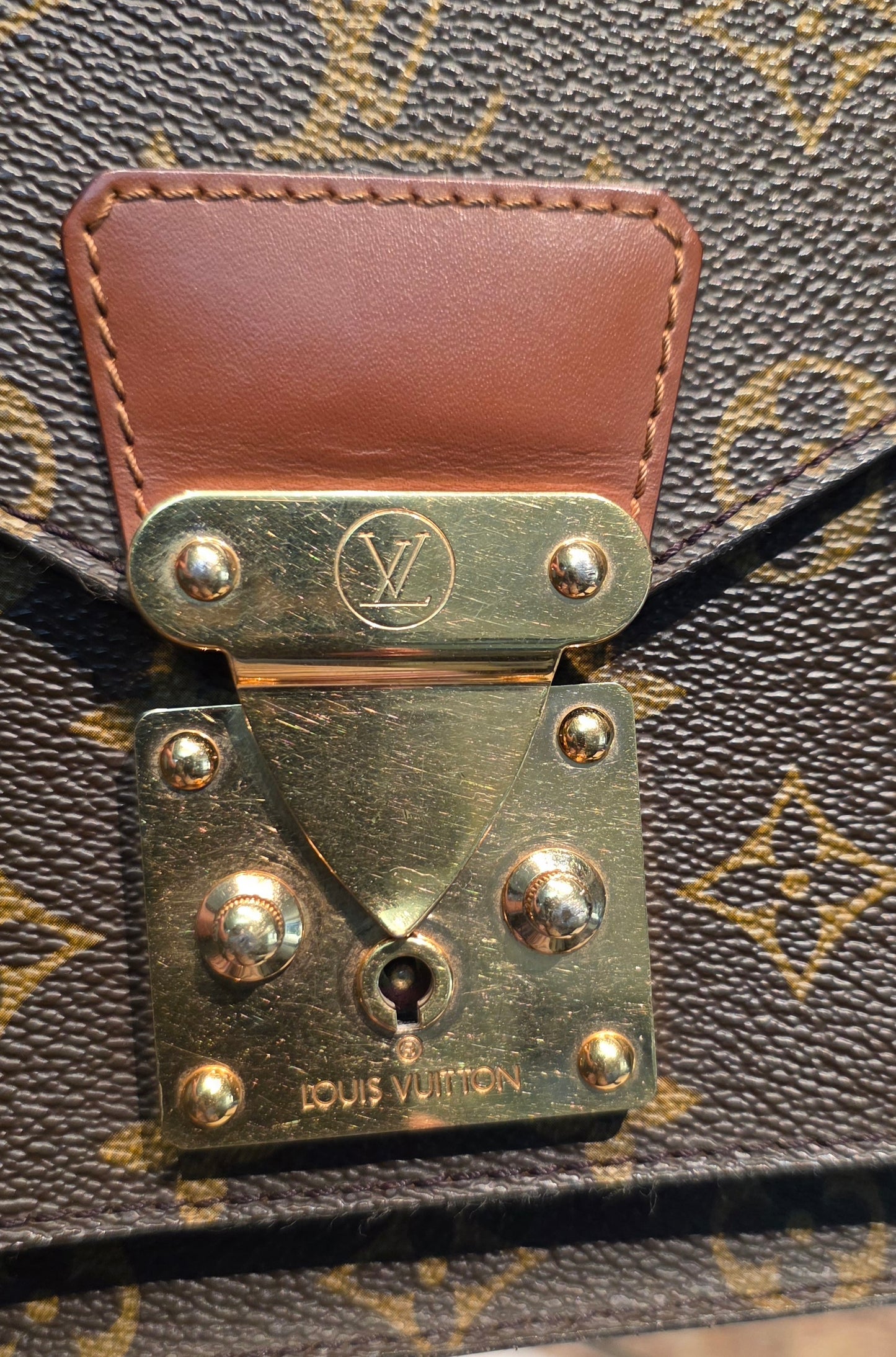 Authentic Louis Vuitton Monceau 26