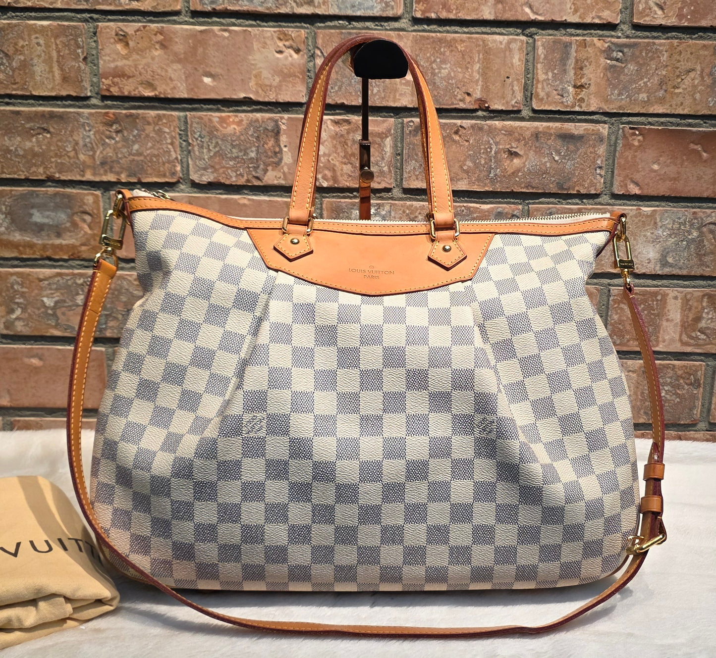 Authentic Louis Vuitton Siracusa GM