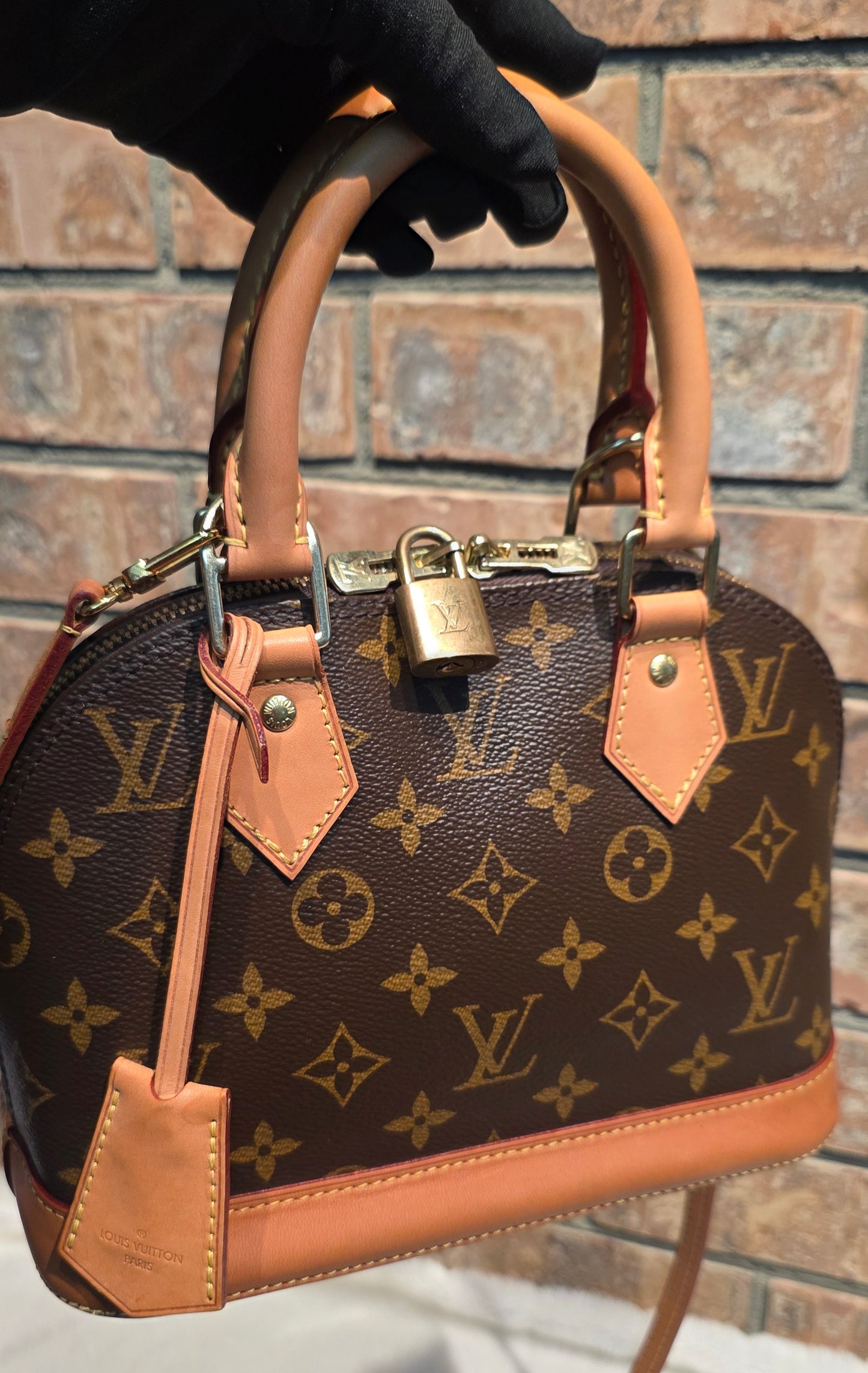 Authentic Louis Vuitton Alma BB Monogram