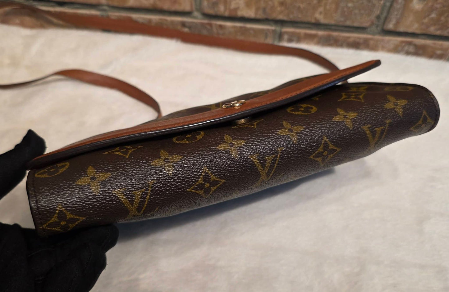 Authentic Louis Vuitton Pochette Bordeaux