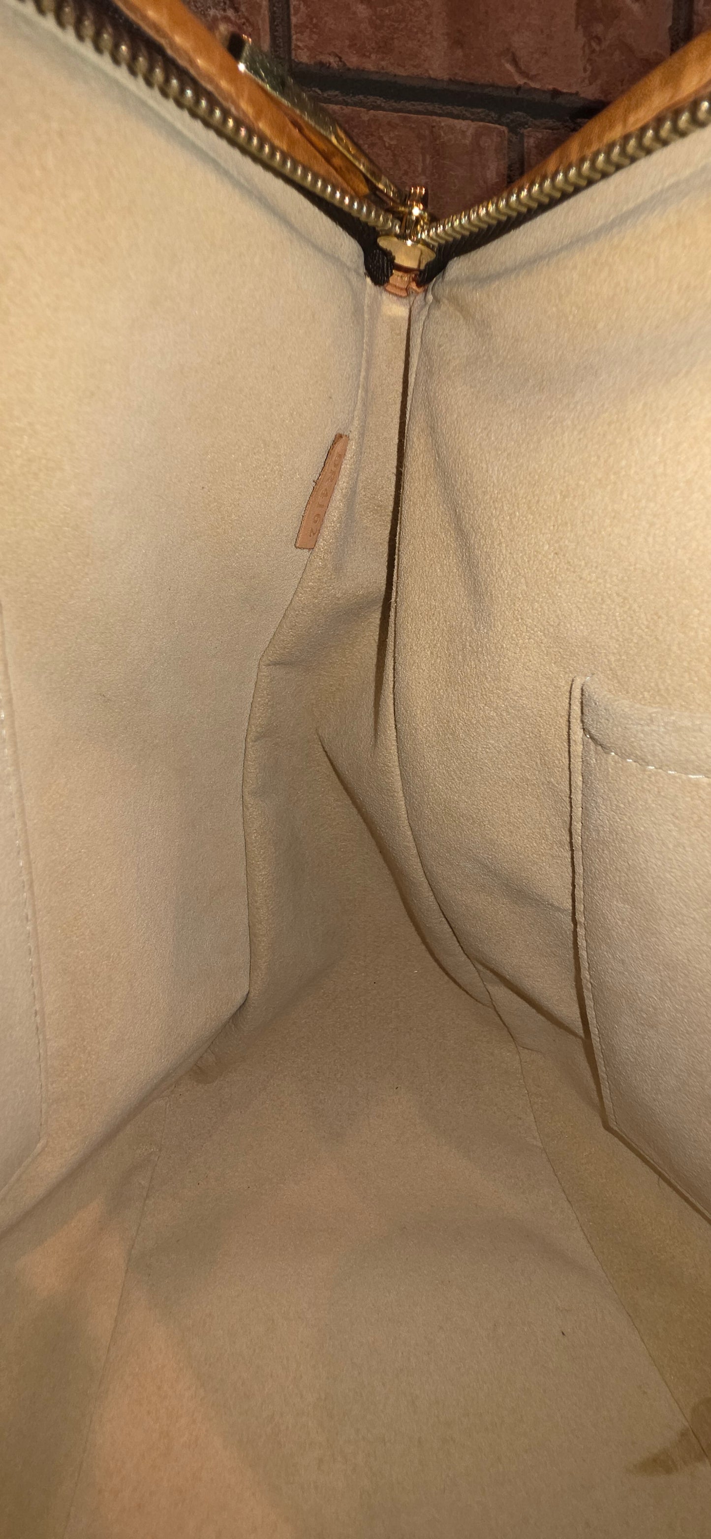 Authentic Louis Vuitton Estrella MM