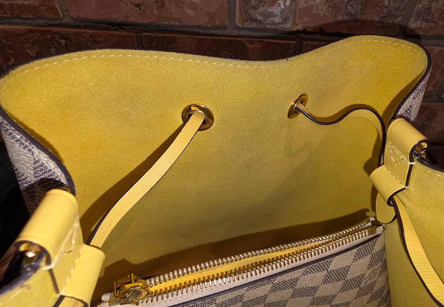 Authentic Louis Vuitton Neonoe MM Damier Azur in Pineapple