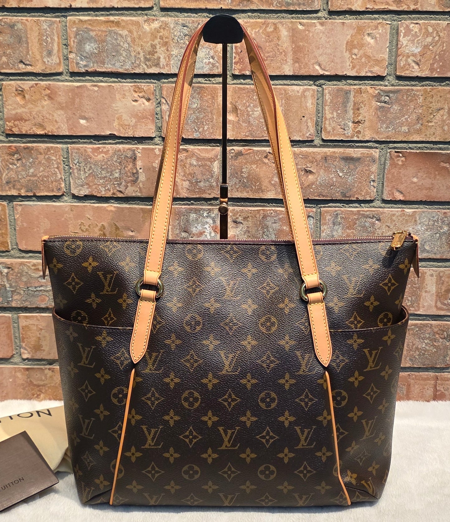 Authentic Louis Vuitton Totally MM Monogram