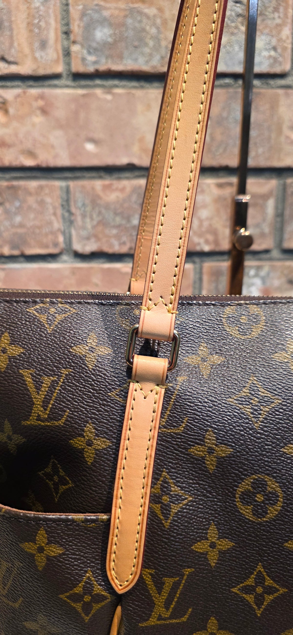 Authentic Louis Vuitton Totally MM Monogram