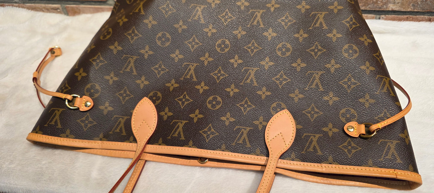Authentic Louis Vuitton Neverfull MM (Pivoine Interior)