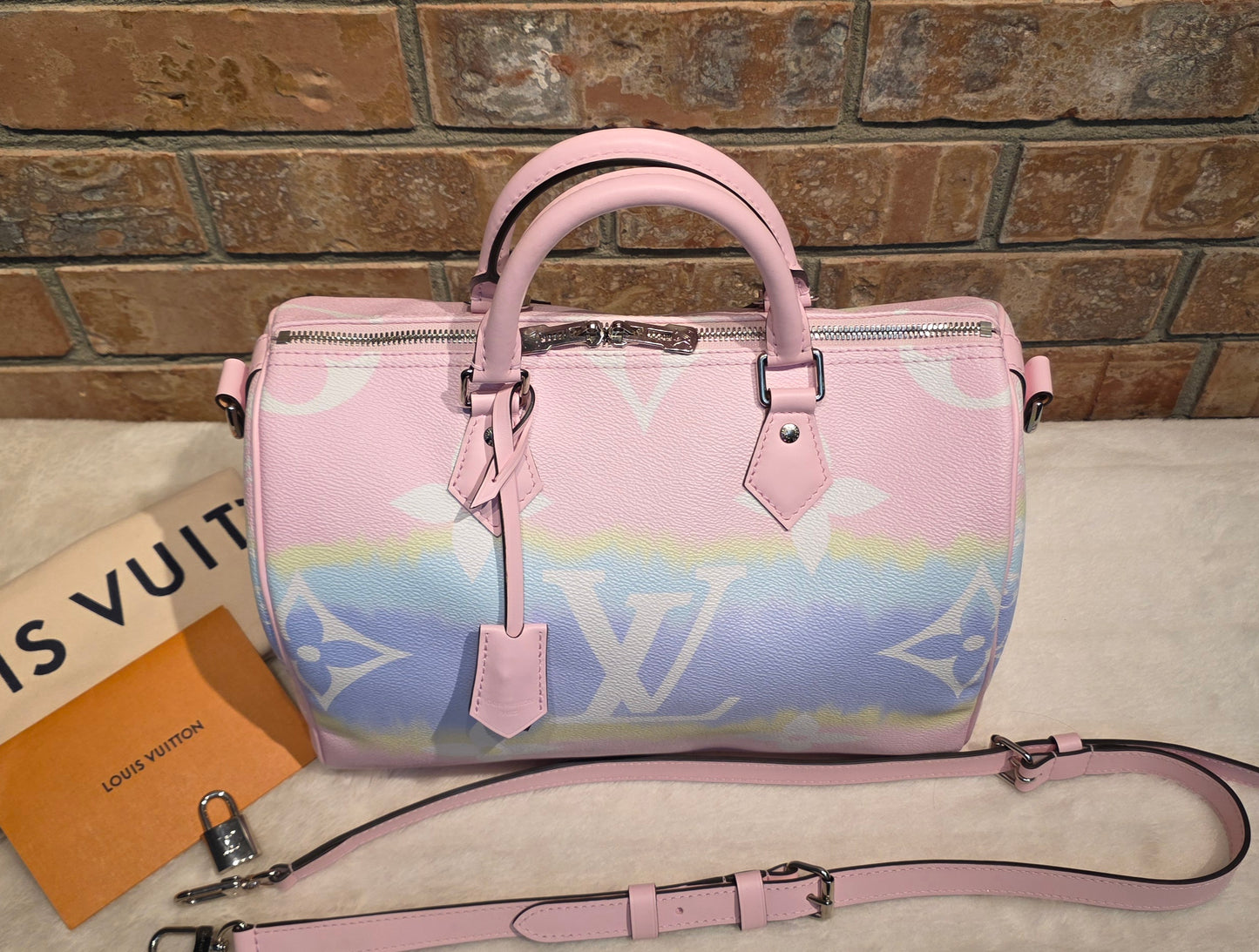 Authentic Louis Vuitton Limited Edition Speedy 30 Bandouliere Escale Pastel