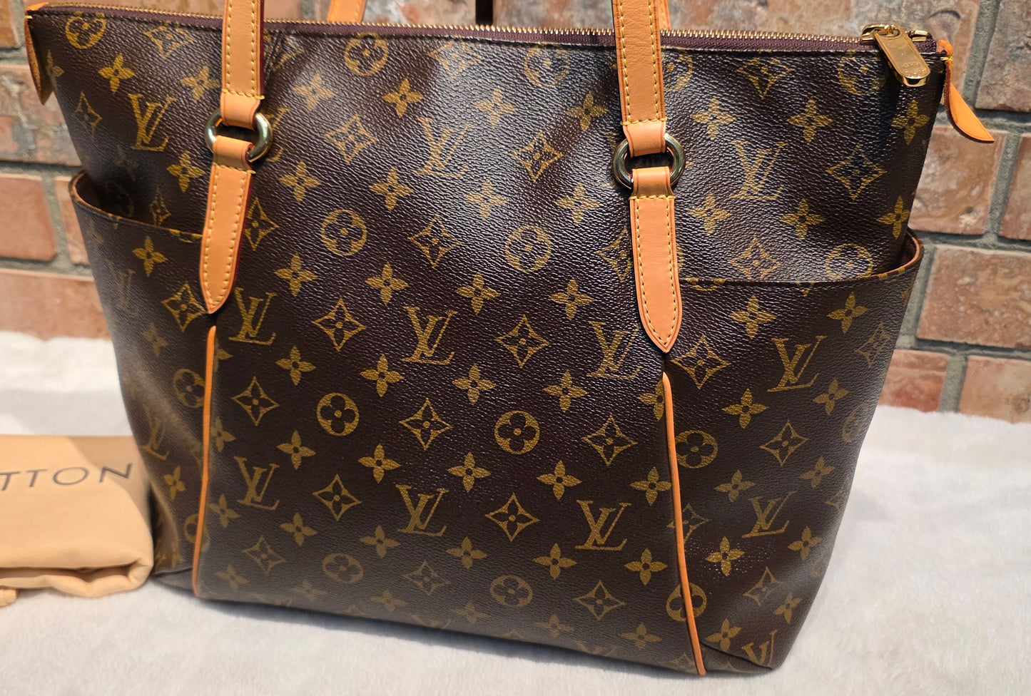 Authentic Louis Vuitton Totally MM Monogram