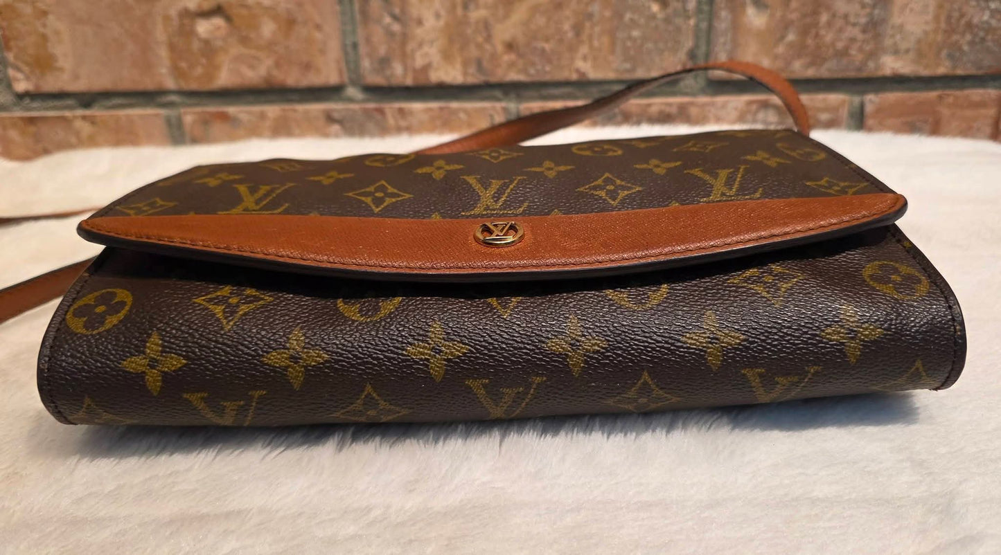 Authentic Louis Vuitton Pochette Bordeaux