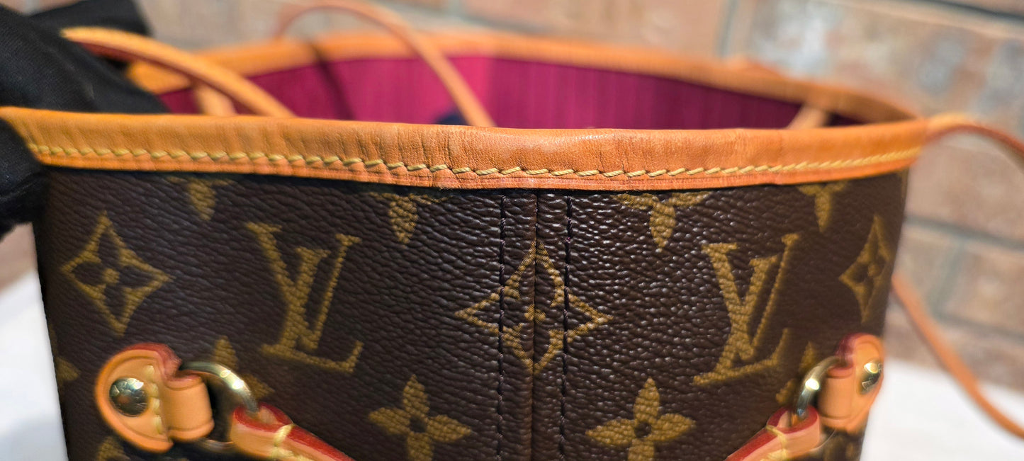 Authentic Neverfull MM Monogram Fuchsia Interior (BAG ONLY)