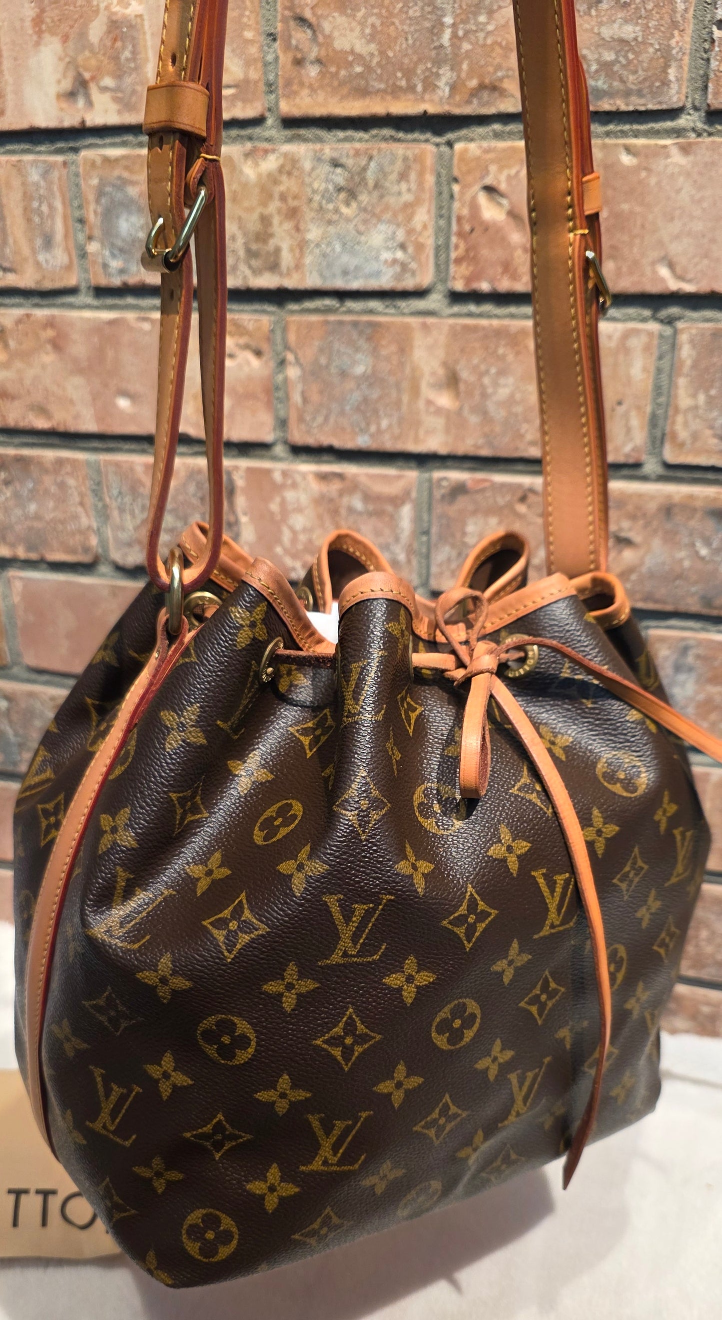 Authentic Louis Vuitton Petite Noe Monogram