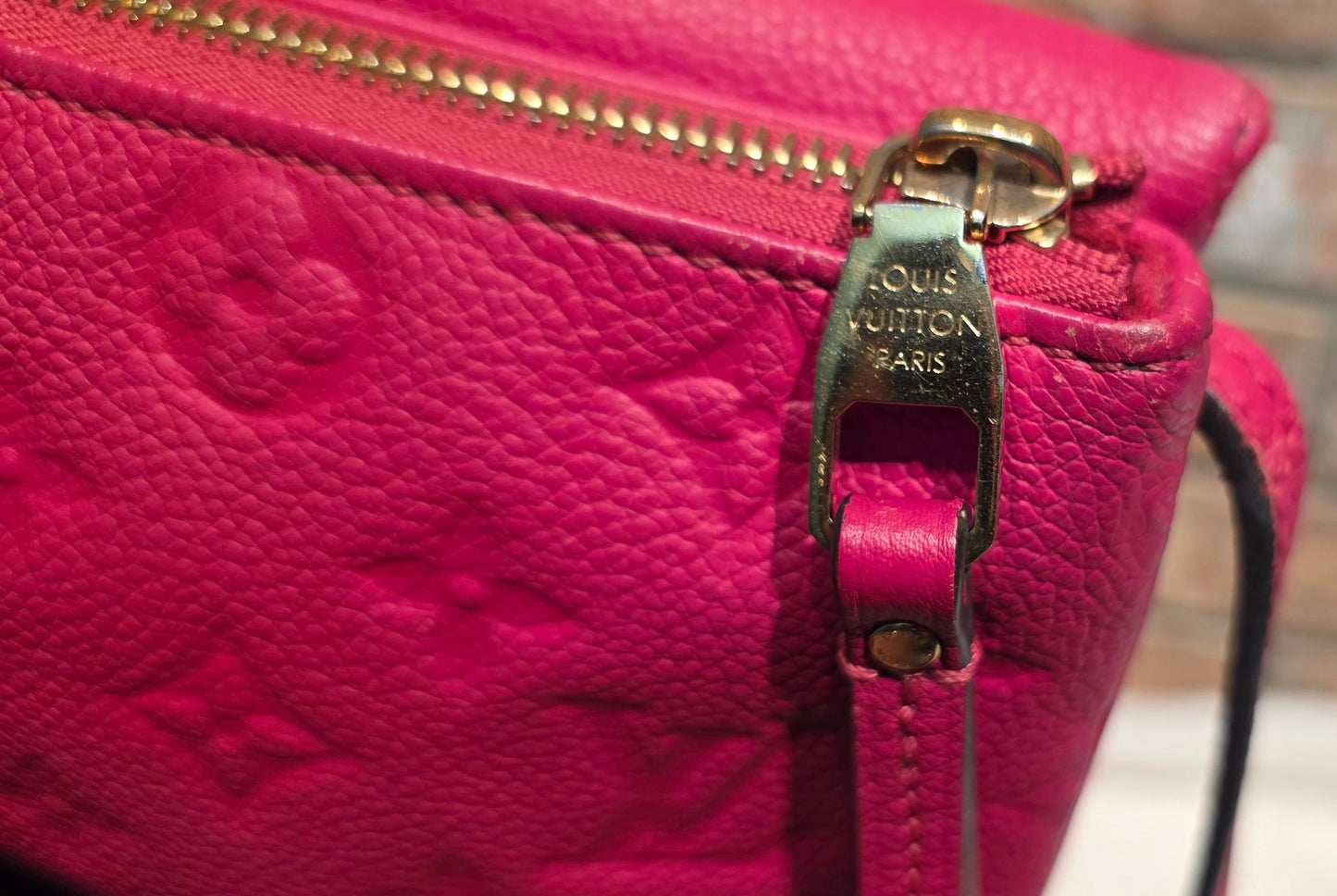 Authentic Louis Vuitton Twice/Twinset Pochette in Dahlia Pink